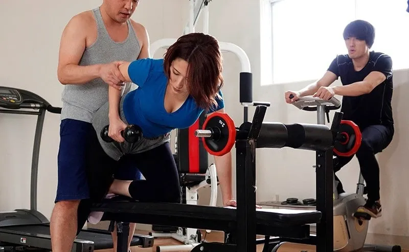 Người chồng phát hiện vợ yêu ngoại tình với huấn luyện viên thể hình